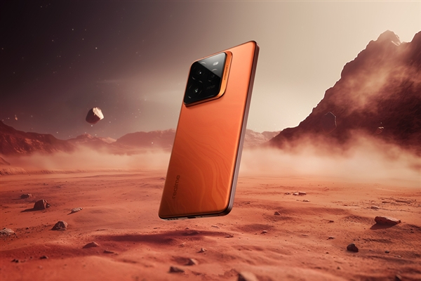 真我GT8 Pro地鐵被拍 網友懷疑是劇本 CMO：真不是